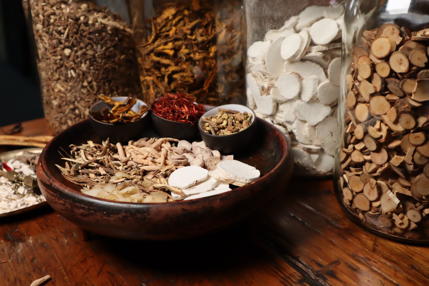 Decoction bowl with rising steam